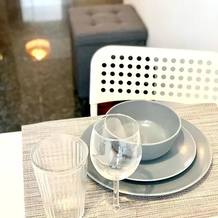 Urban Retreat - By Nahuen דירה