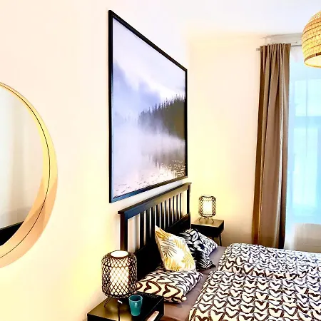 Urban Retreat - By Nahuen גראץ